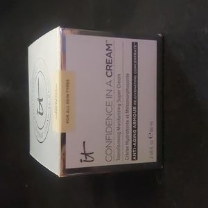 it Cosmetics Confidence in a Cream